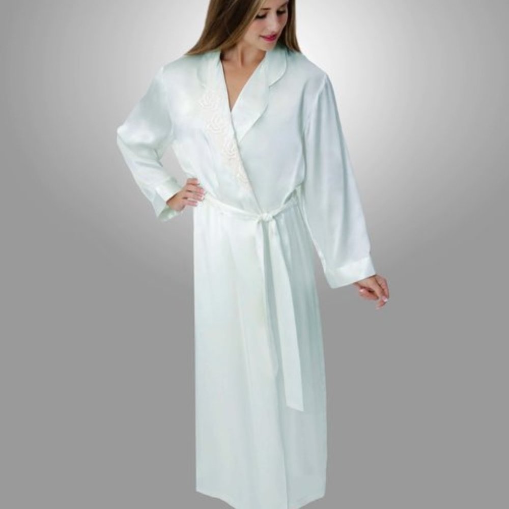 NWT  LINDA HARTMAN DESIREE Long Robe